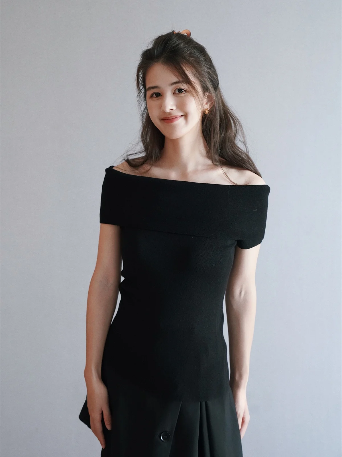 

Ультратонкий топ из мериносовой шерсти YANDAN, высококачественный вязаный топ с одним рукавом, утягивающий фигуру, женская модная одежда