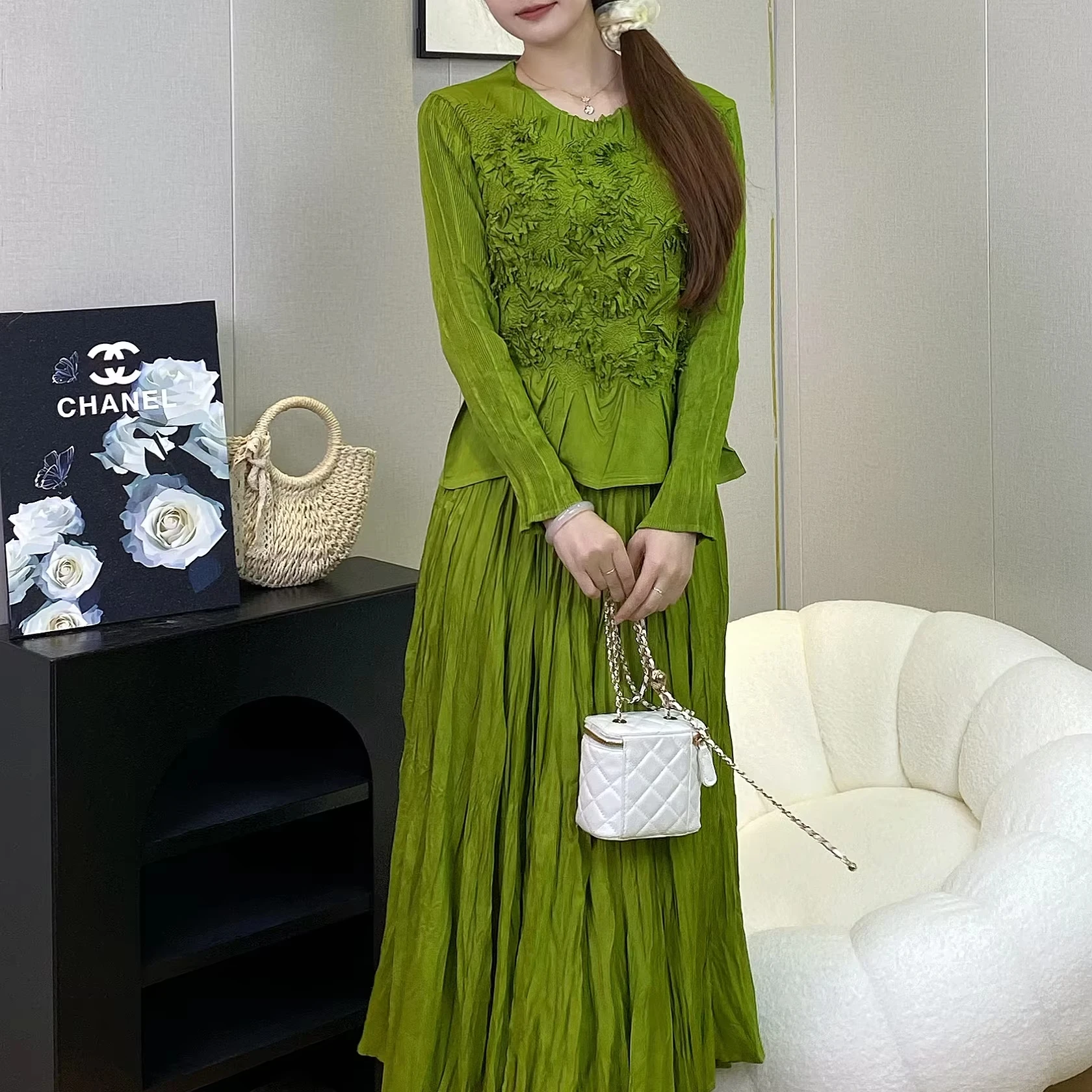 

2025 Women Clothing Pleated Fabric Two Piece Set Women Clothing Shirt And Skirt Set