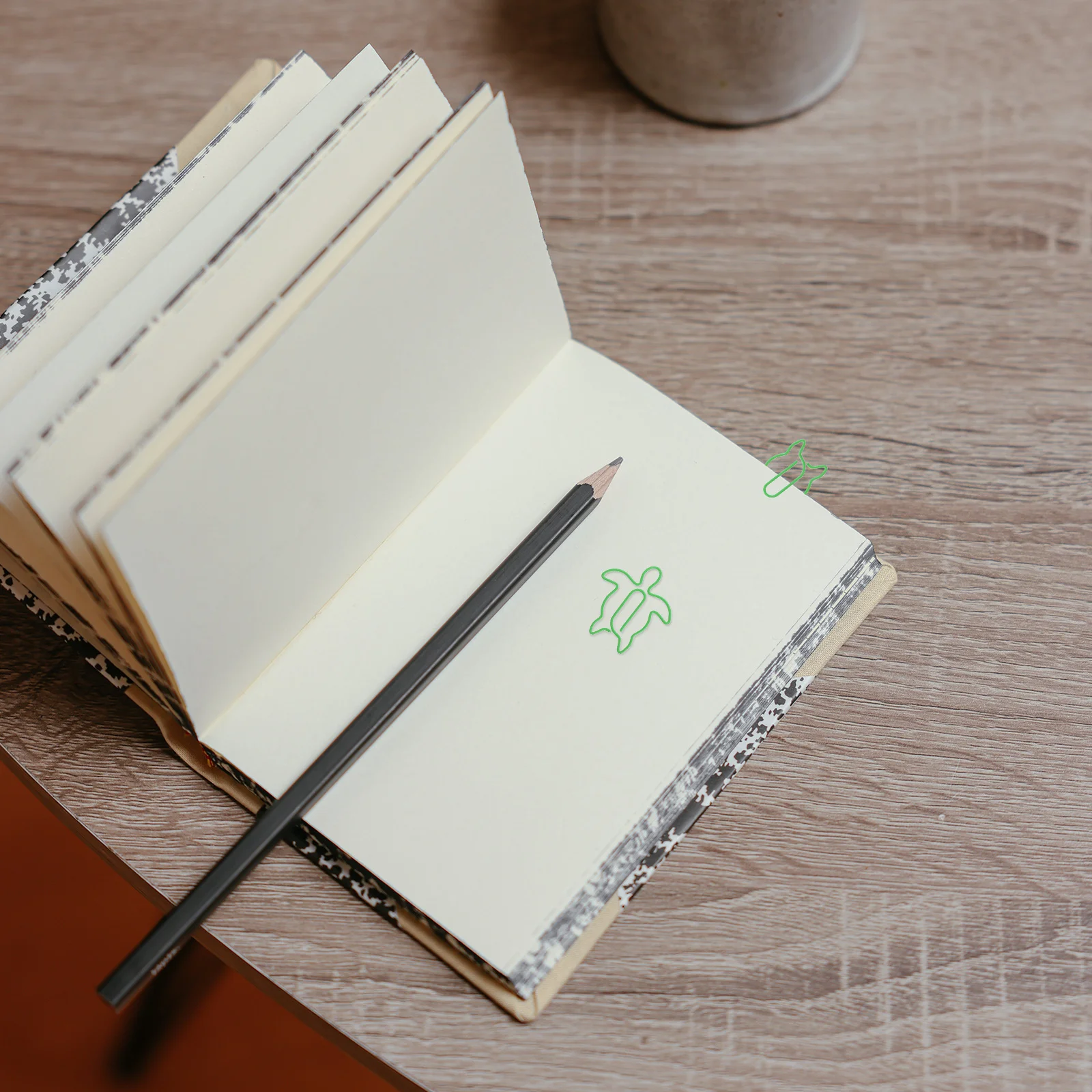 

100Pcs Sea Turtle Shaped Cute Paper Clips Novelty Mini Clips for Office File Document Organization