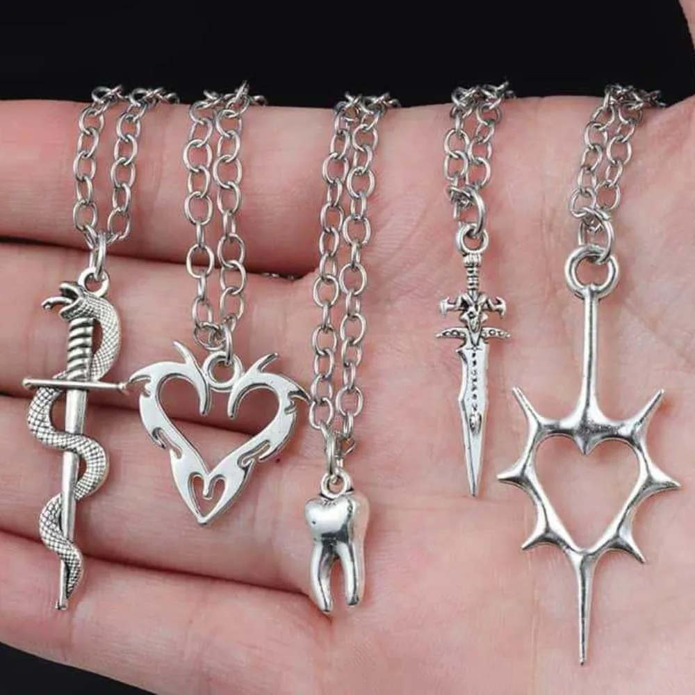 5pcs Set Punk Retro Sliver Color Snake Entwined Sword Hollow Flame Heart-Shaped Tooth Pendant Necklace Set for Men Women Jewelry
