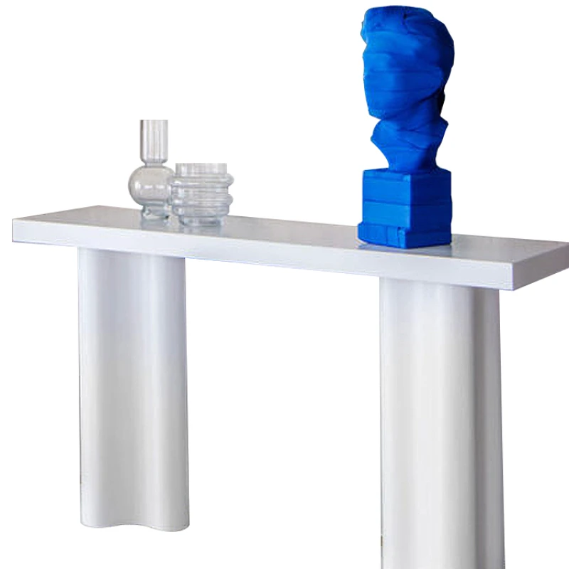 

Modern and fashionable entrance table, white paint, simple design end view , light luxury model room entrance