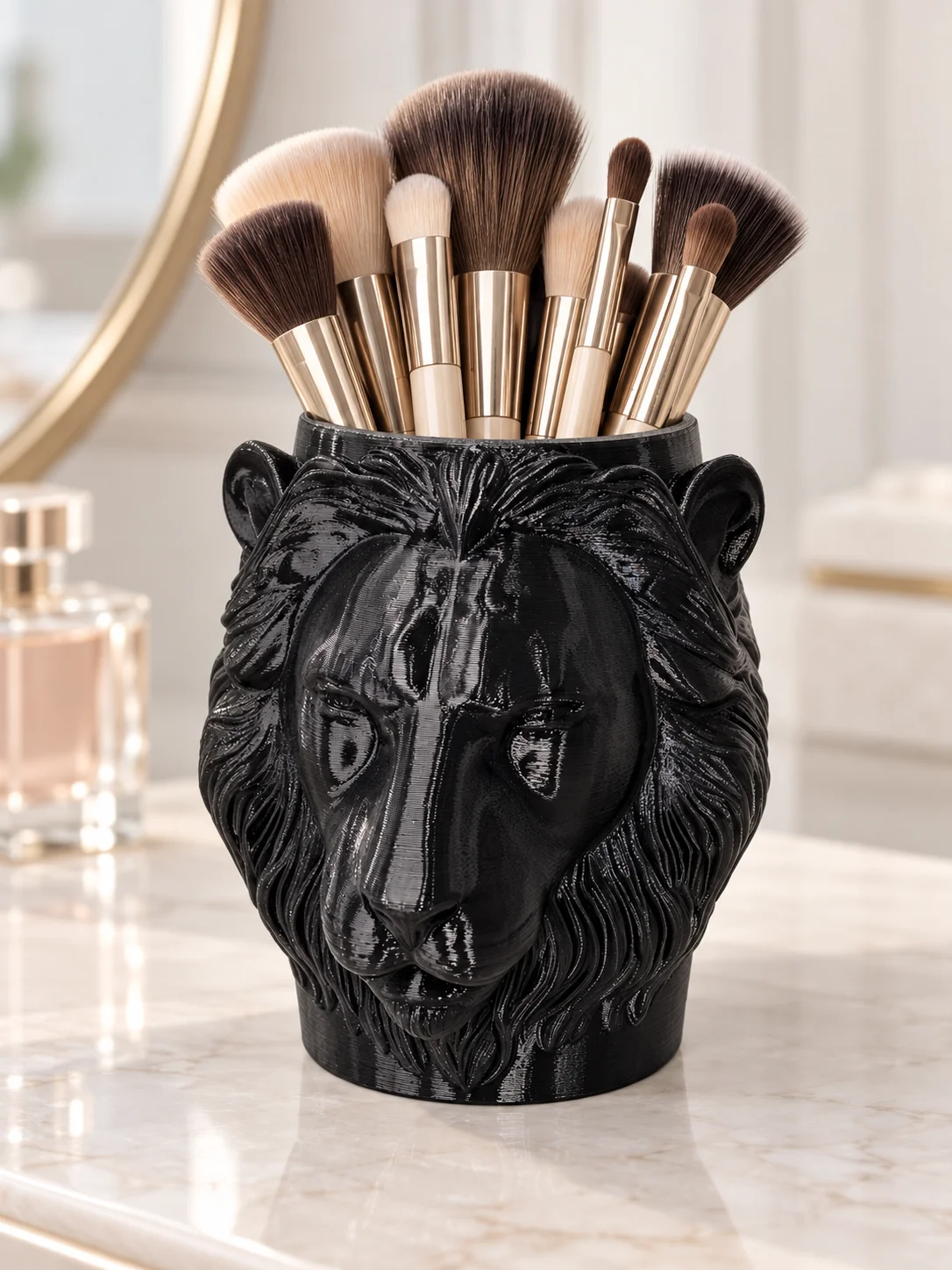 Modern Gothic Dark Style Lion Head Desktop Ornament, 3D Printed in Black Petg Material, with Rough Three-Dimensional Sculpted Relief Details, Unique Texture, and Dual Function as a Pen Holder. Can Hold Stationery, Makeup Brushes, and Small Items, Adding an Artistic Atmosphere to the Desktop. Masculine and Bold Creative Design, Suitable for Home and Office Use, Ideal for Those Who Seek a Unique Style