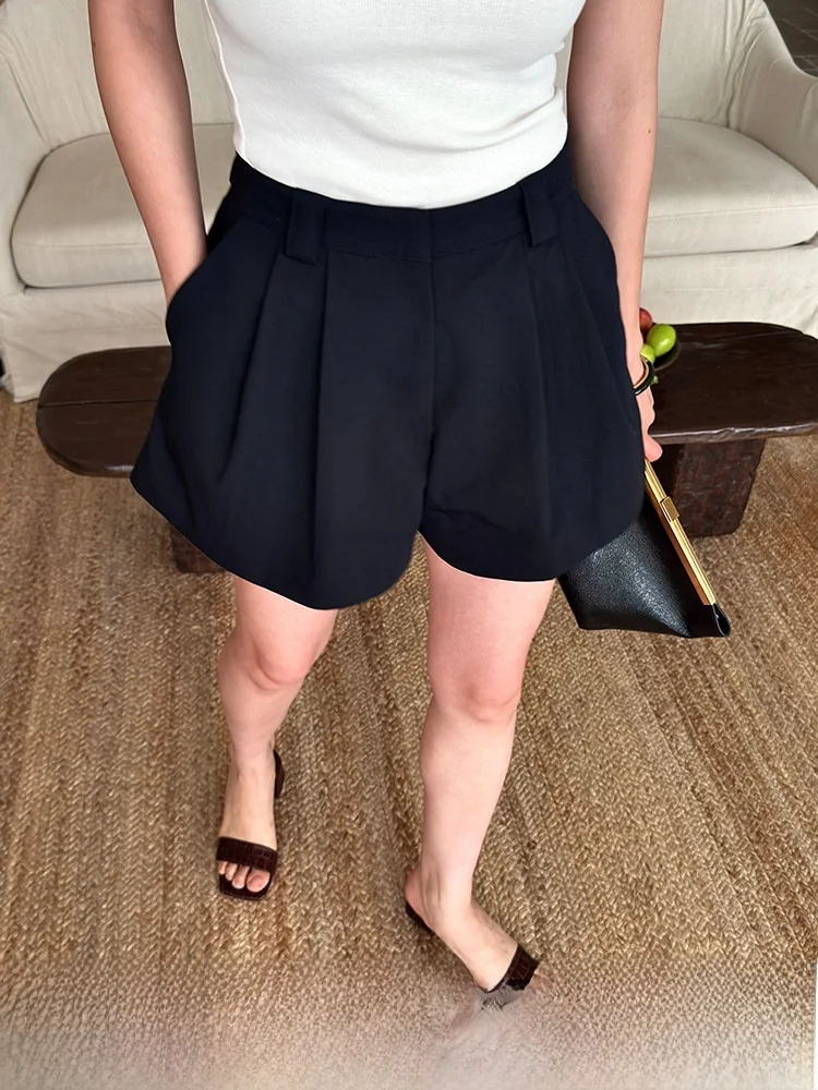 

SOTHEA Fashionable Versatile A-Line Short Pants Casual Trousers Pleated Diagonal Pattern Mid-Waist Loose Fit for Women