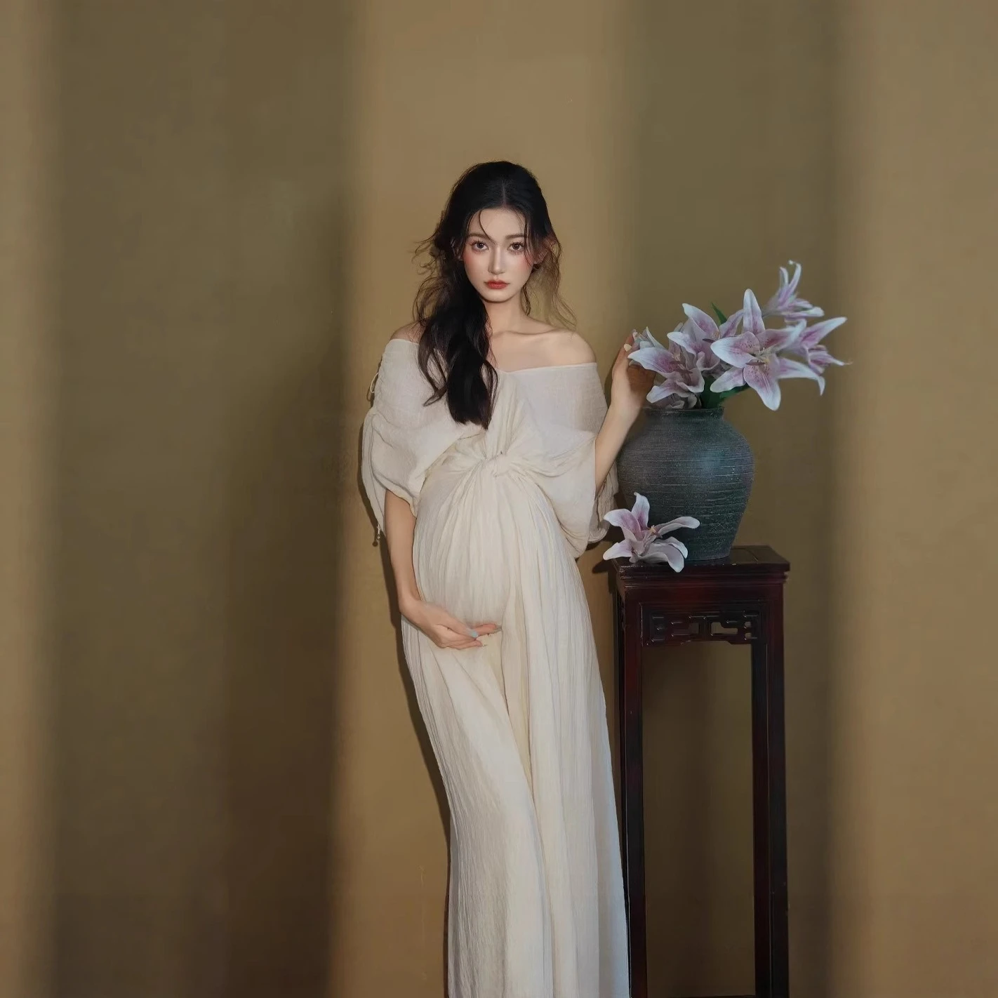 Femmes maternité Photoshoot français blanc élégant col en v épaules dénudées robe pour grossesse Studio Photoshoot vêtements Fotografia