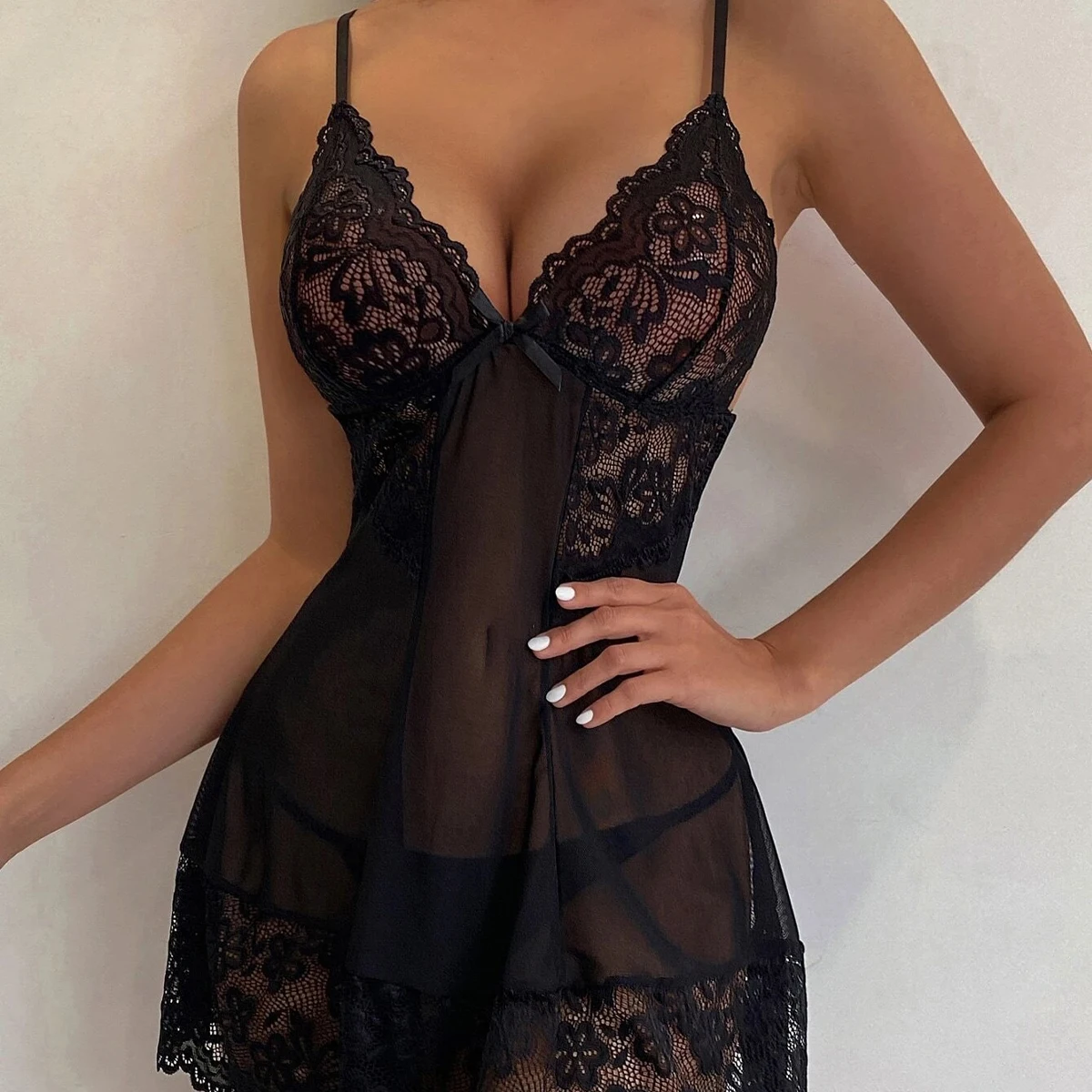 Conjunto de pijama con cuello en V y conjunto negro para mujer, lencería Sexy transparente de Color sólido con encaje, versión fina de verano