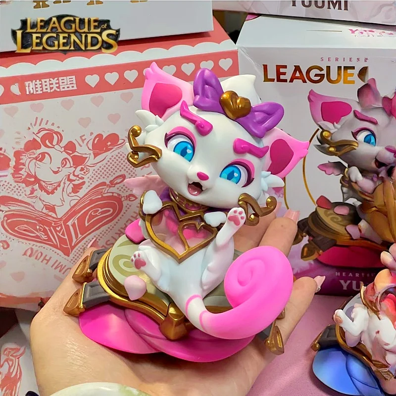 Figura Coleccionable de Yuumi, el Cazador de Corazones de League of Legends, Set de Regalo Limitado de San Valentín con Pegatina y Placa Acrílica para Fanáticos del Juego
