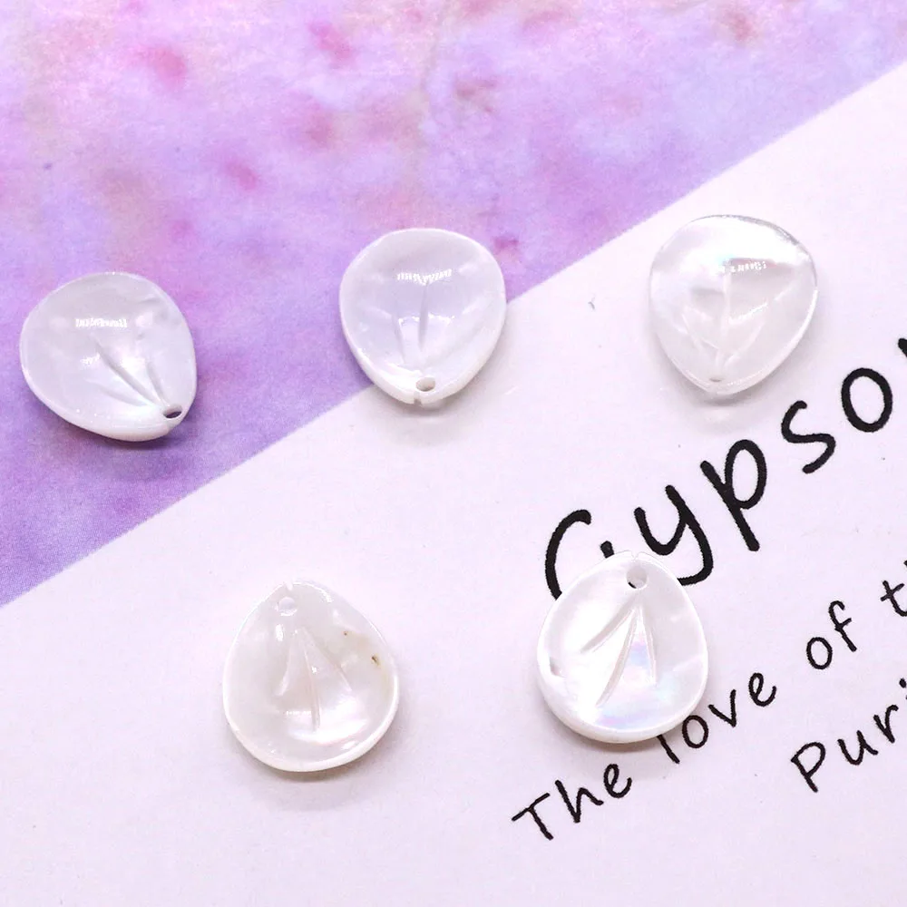 

Classic Natural Freshwater Shell Polished Teardrop-shaped Pendant 10x12mm DIY Charms Necklace Earring Jewelry Accessories