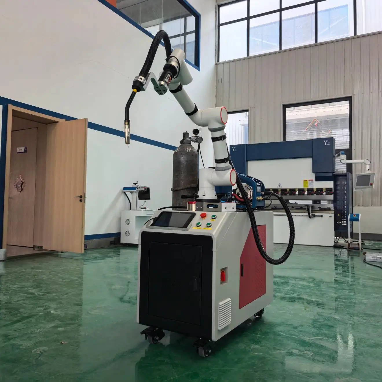 Industrial 6 Axis Cobot Welding Robot No Programming 350A 500A Arc Welding Machine Stainless Steel Aluminum HUAXIA 0.05mm