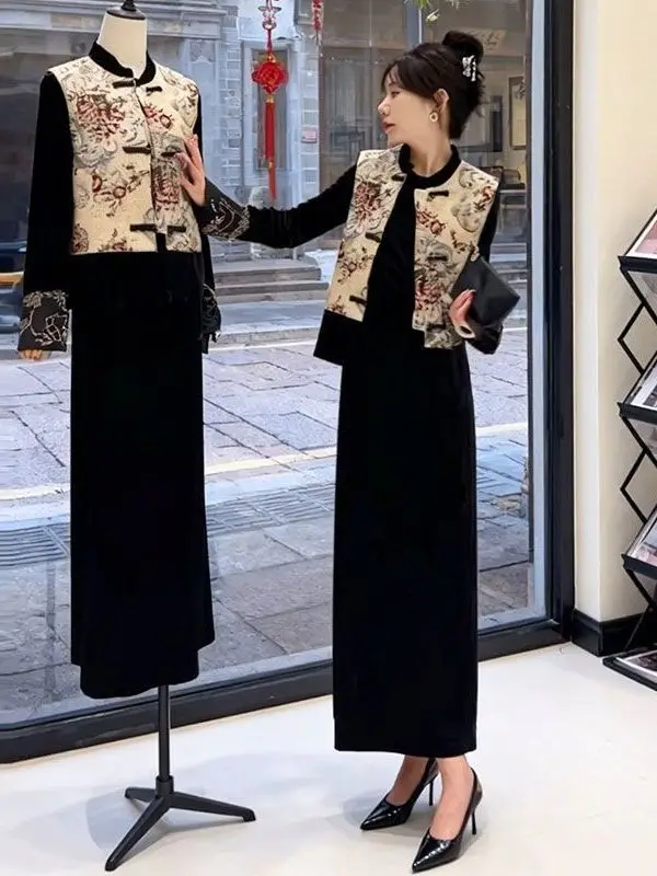 

Новый китайский национальный тренд: улучшенный антивозрастной комплект женской одежды из хлопкового бархата и шелка, весна 2026