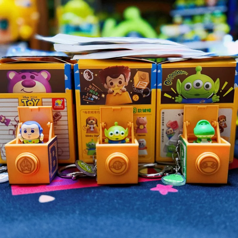 

Брелок для снятия стресса «История игрушек Диснея», слепая коробка, официальная интерактивная коллекционная забавная игрушка, подвеска, клавиатура, колпачок