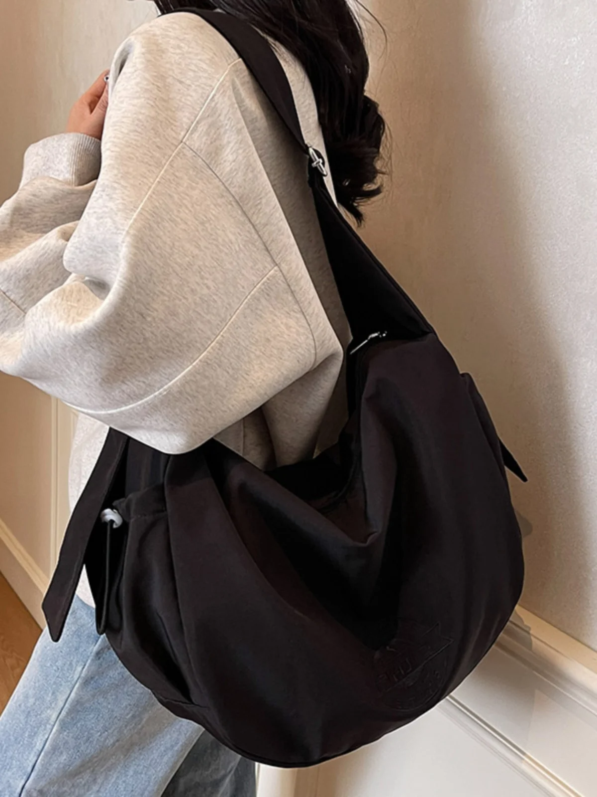 حقيبة كتف نسائية كاجوال كبيرة الحجم حقيبة ركوب من النايلون على شكل قرد زلابية حقيبة كروس بسيطة للترفيه لركوب الدراجات