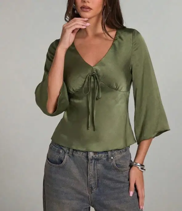 Zijdesatijn damesoverhemd V-hals Elegant en modieus Temperament Slim Fit Vetersluiting Decoratie Trompetmouwen Chiffon overhemd