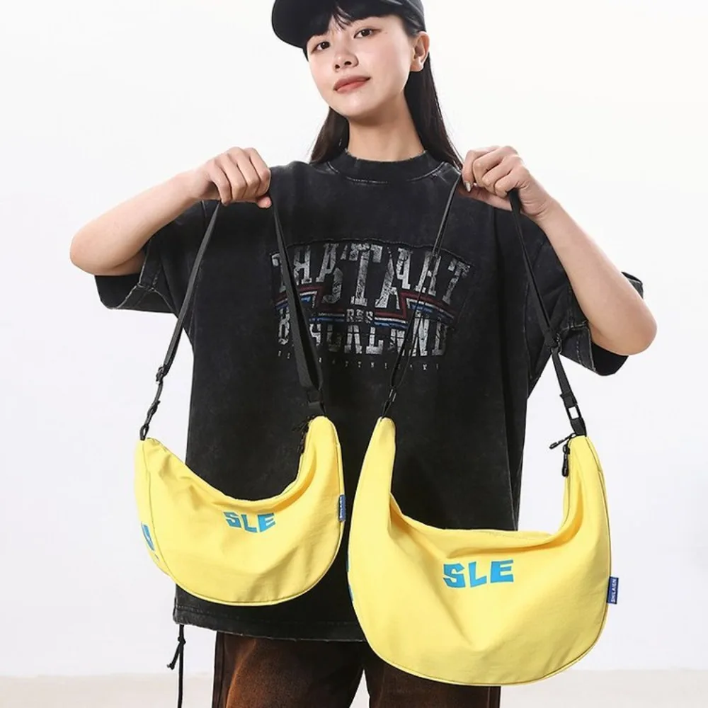 

Large Capacity Nylon Shoulder Bag Multi-Functional Streetwear Casual Chest Pack Lightweight Commuting
