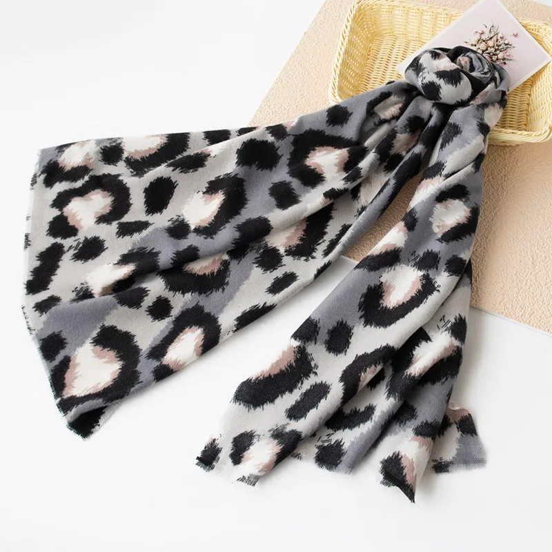 Fashion Leopard Print Luxury Scarf for Women Retro Winter Imitation Cashmere Warm Scarves Cold-proof Shawl Clothing Accessories