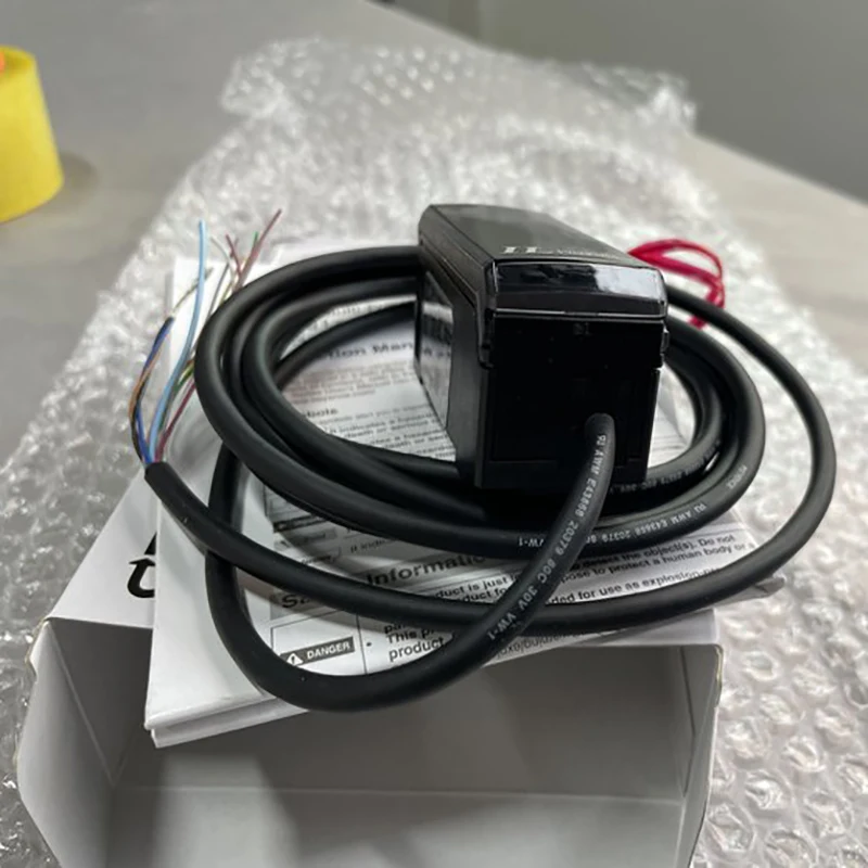 Panel Amplifier Sensor Perpindahan Laser Keyence IL-1000 Tipe Pemasangan Panel asli