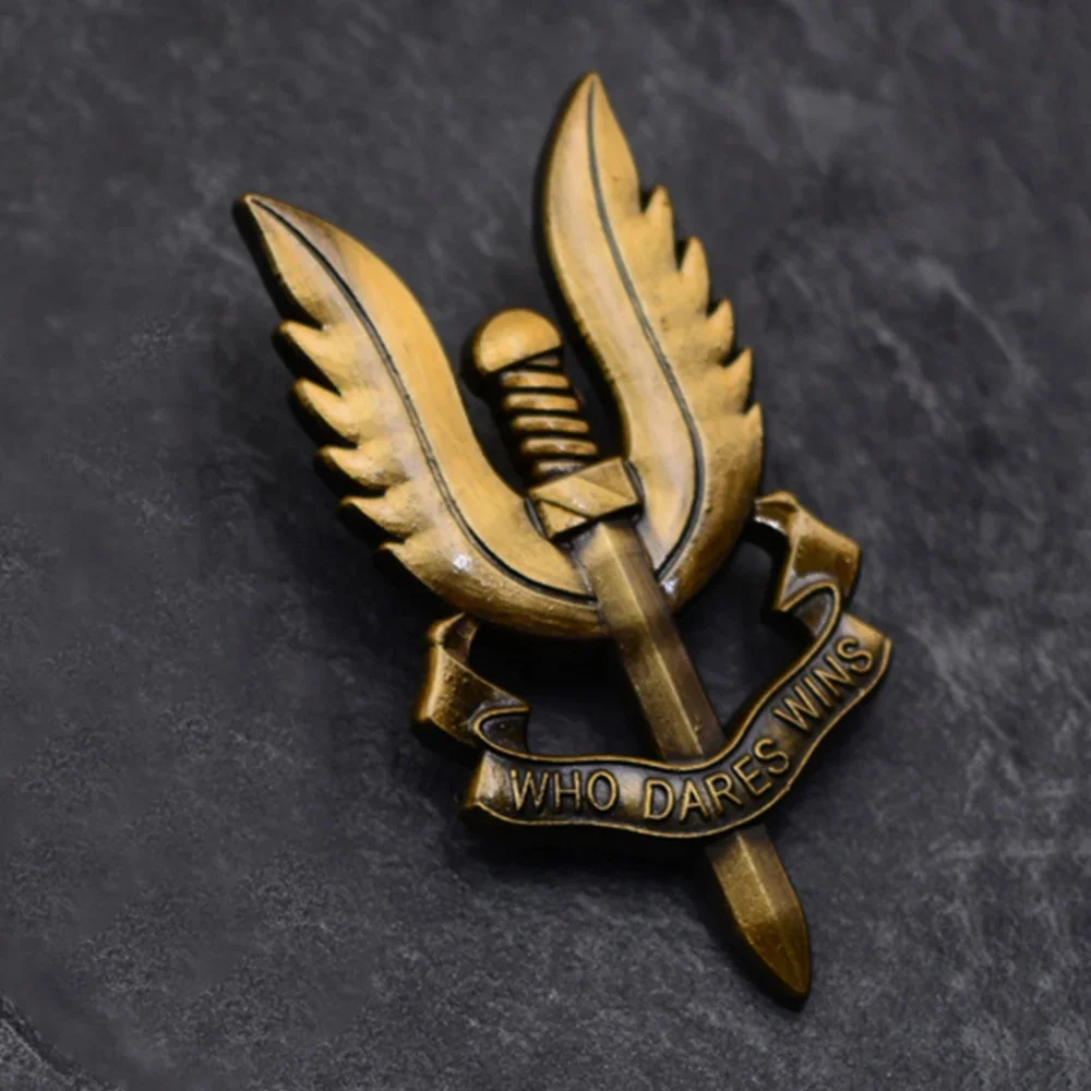 UK British Special Air Service SAS Who Dares Wins Souvenir Medal Badge Pin Cockade Brooch Gold