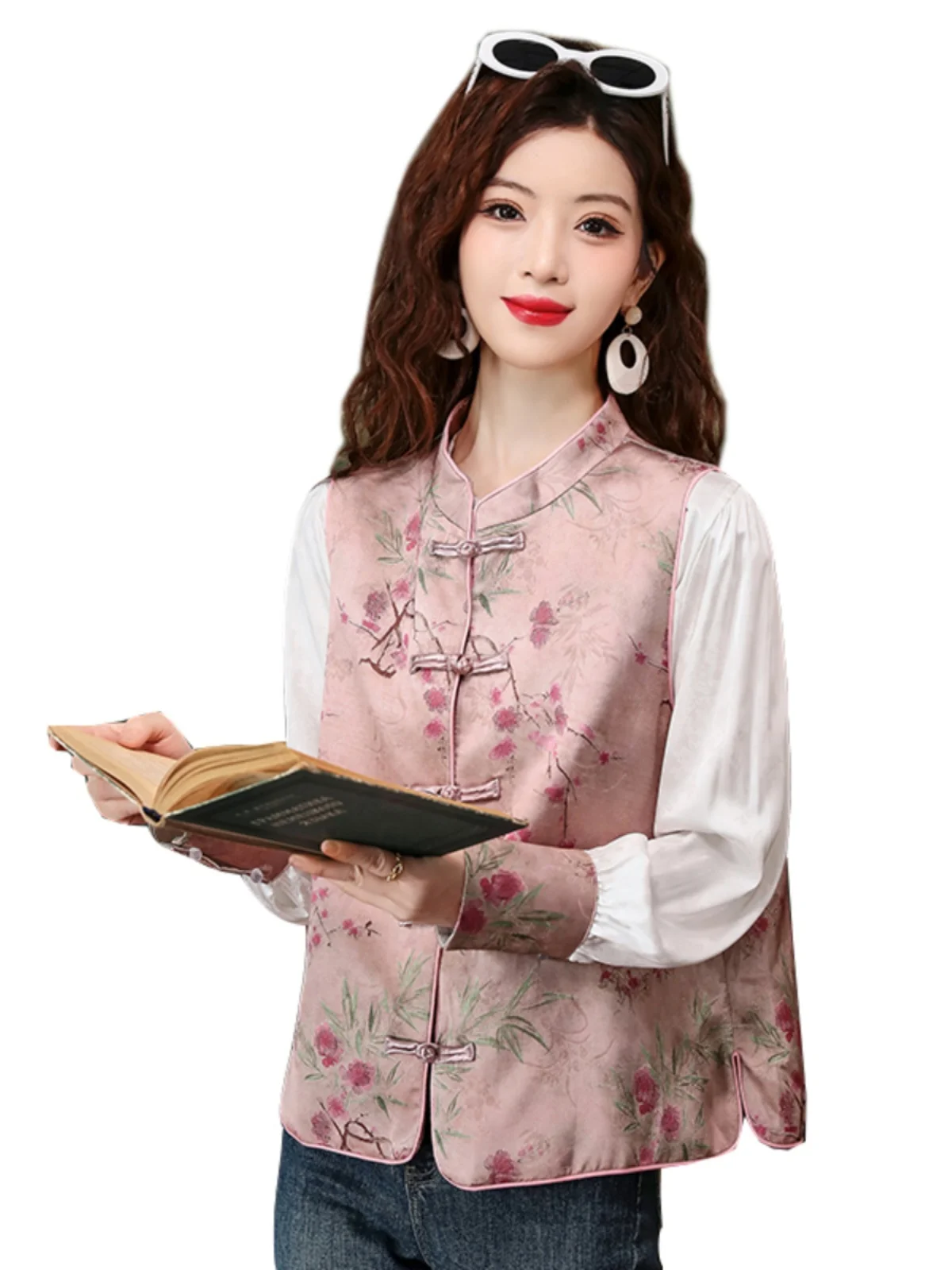 ชุดเสื้อกั๊กปักลายดอกไม้สีชมพูสไตล์จีนใหม่สำหรับผู้หญิง ชุดเซ็ตสองชิ้นแบบกระดุมสไตล์ยุโรปสำหรับฤดูร้อน เสื้อแขนยาวทรงหลวม...