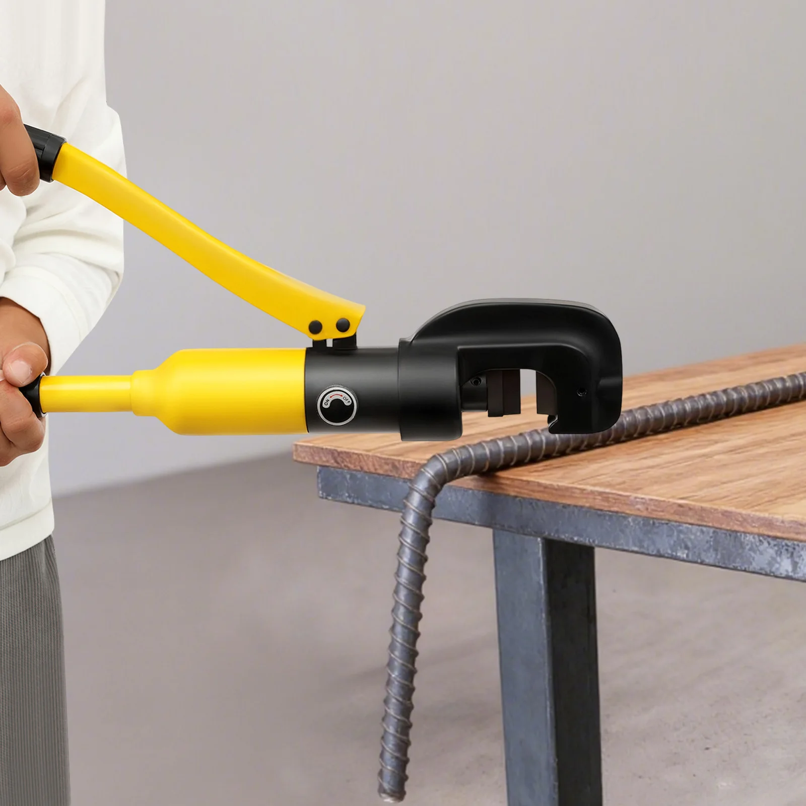 أداة قطع حديد التسليح الهيدروليكية 4-22 مم 13 طن/28660 رطل على شكل حرف C لسهولة تغيير القالب والفولاذ