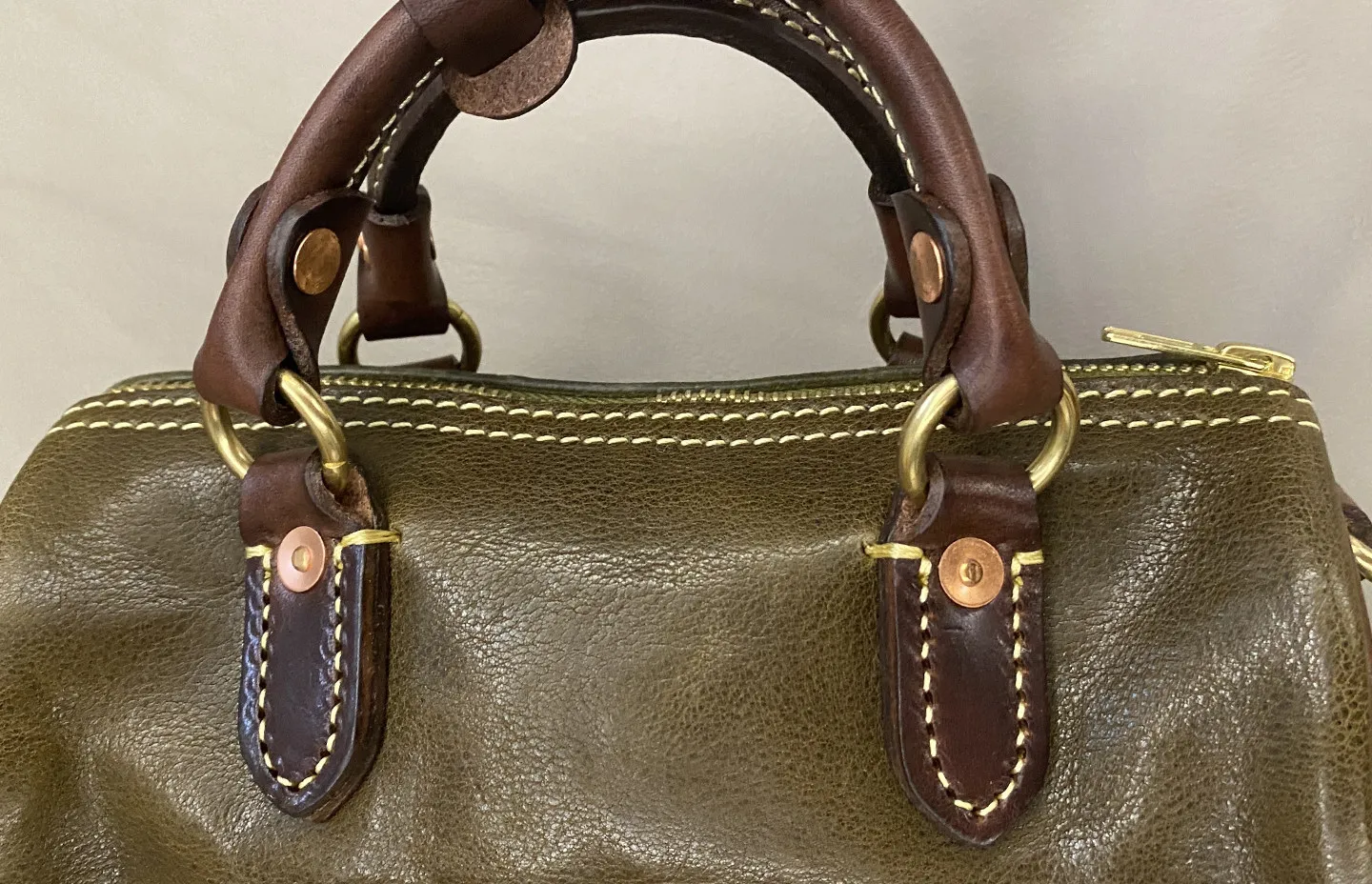 PNDME einfache Vintage-Handtasche aus erstklassigem Rindsleder für Damen, luxuriöse handgefertigte Echtleder-Umhängetasche für Wochenendpartys. – Detail 15