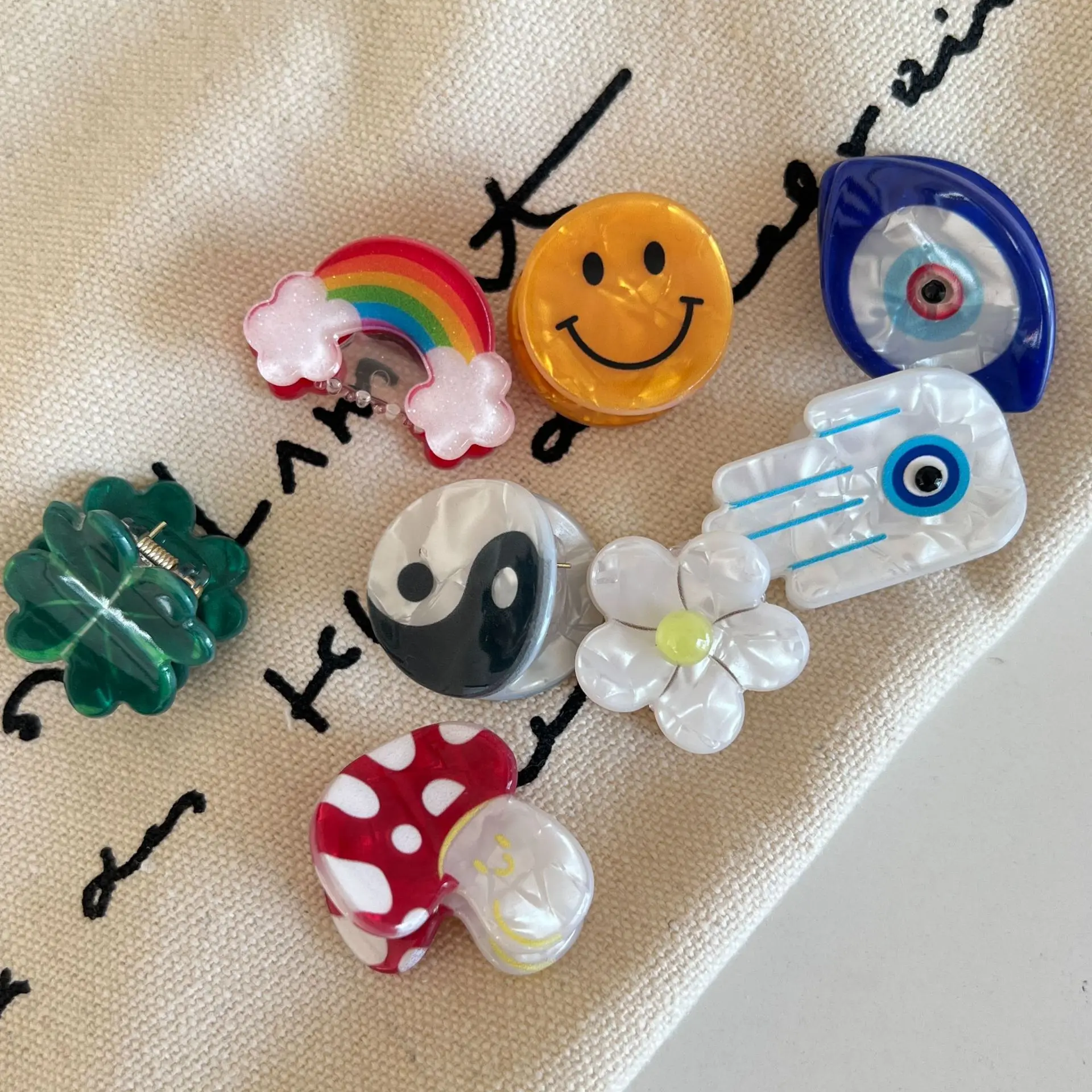 

Korean Style New Cute Cartoon Children's Mini Acrylic Hair Claws Barrettes Women Trendy Side Clips Girls Sweet Hair Accessories