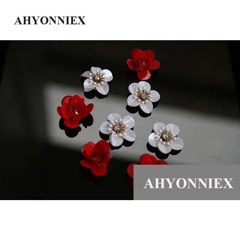 AHYONNIEX 10Pcs/lot Red White Sequins Flowers Patches Beads Patches Sew On Applique Clothes DIY Sweater Shoes Bags Patches