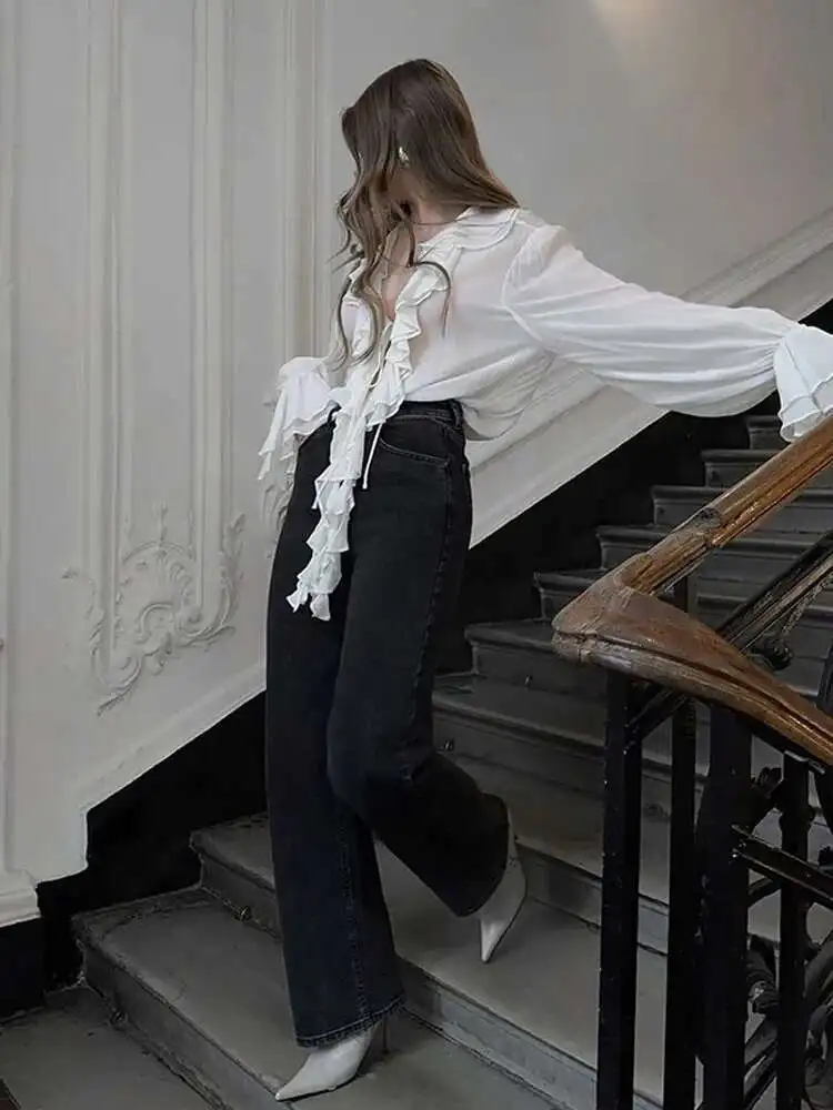 Sexy Witte Flare Mouw See Through Shirt Mode V-hals Unces Lace Up Tops Nieuwe Vrouwelijke Lente Party High Street Blouse 2025