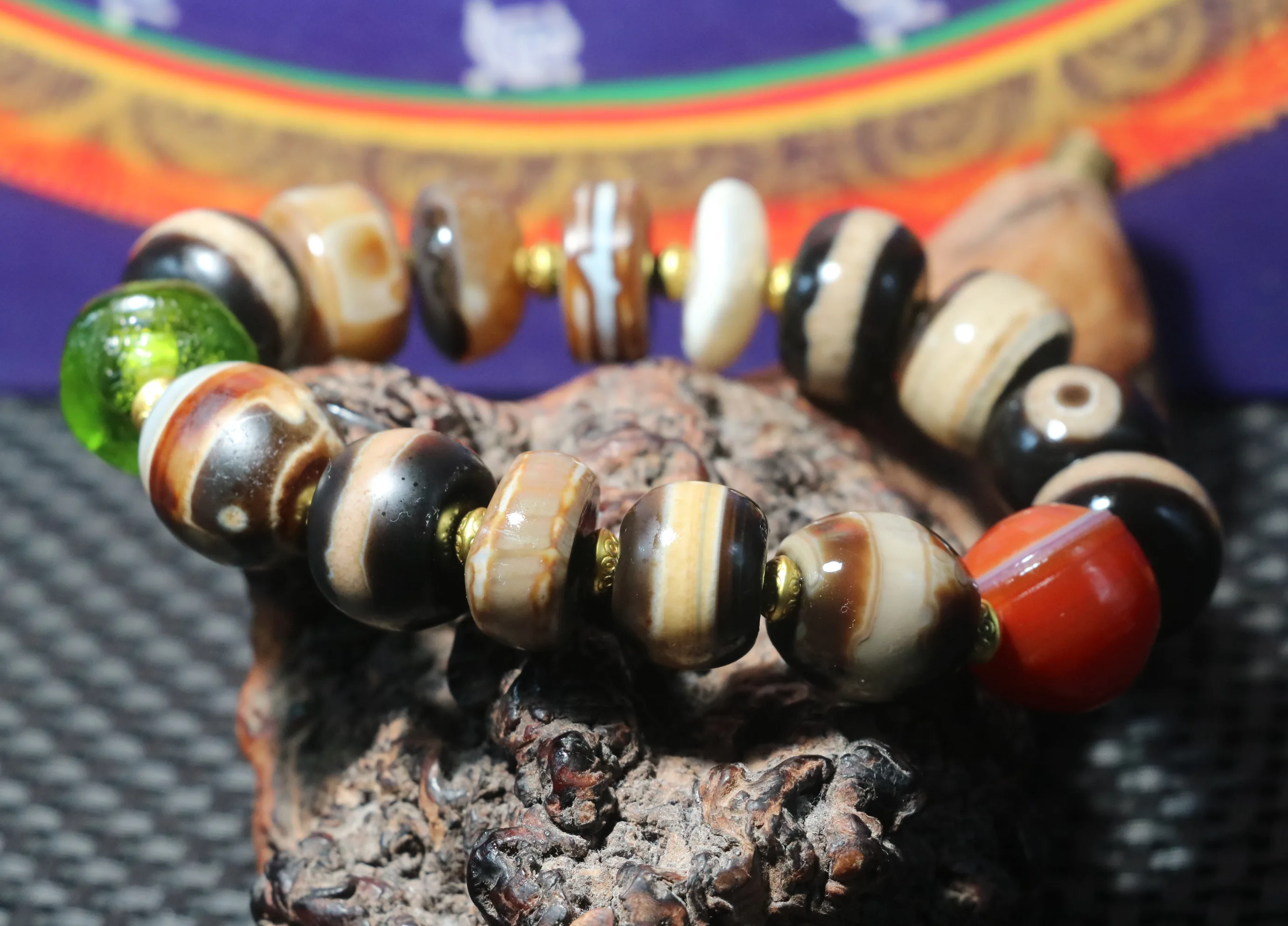 

Unique Ultra Energy Tibetan Old Agate Multiple Symbols Big Rich dZi Bead Hand Knitted Bracelet Amulet Amulet Talisman Timestown