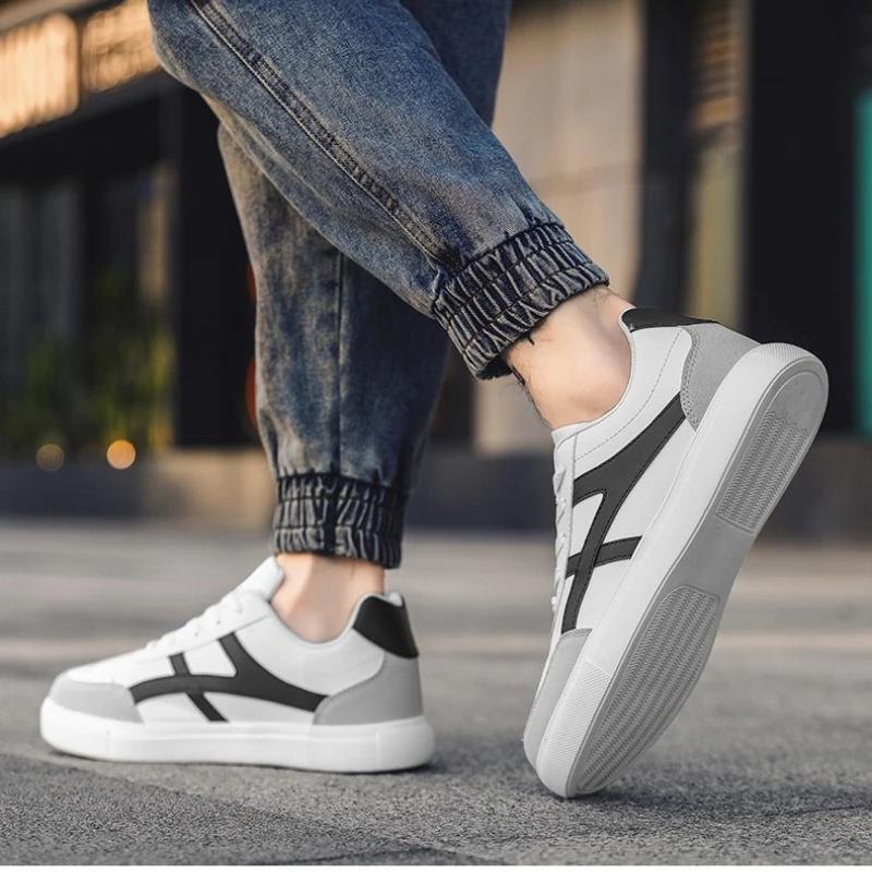 

New Spring Men's Large-sized Round-toe Low-top Color-blocked Fashionable and Versatile Brand Original Vulcanized Board Shoes
