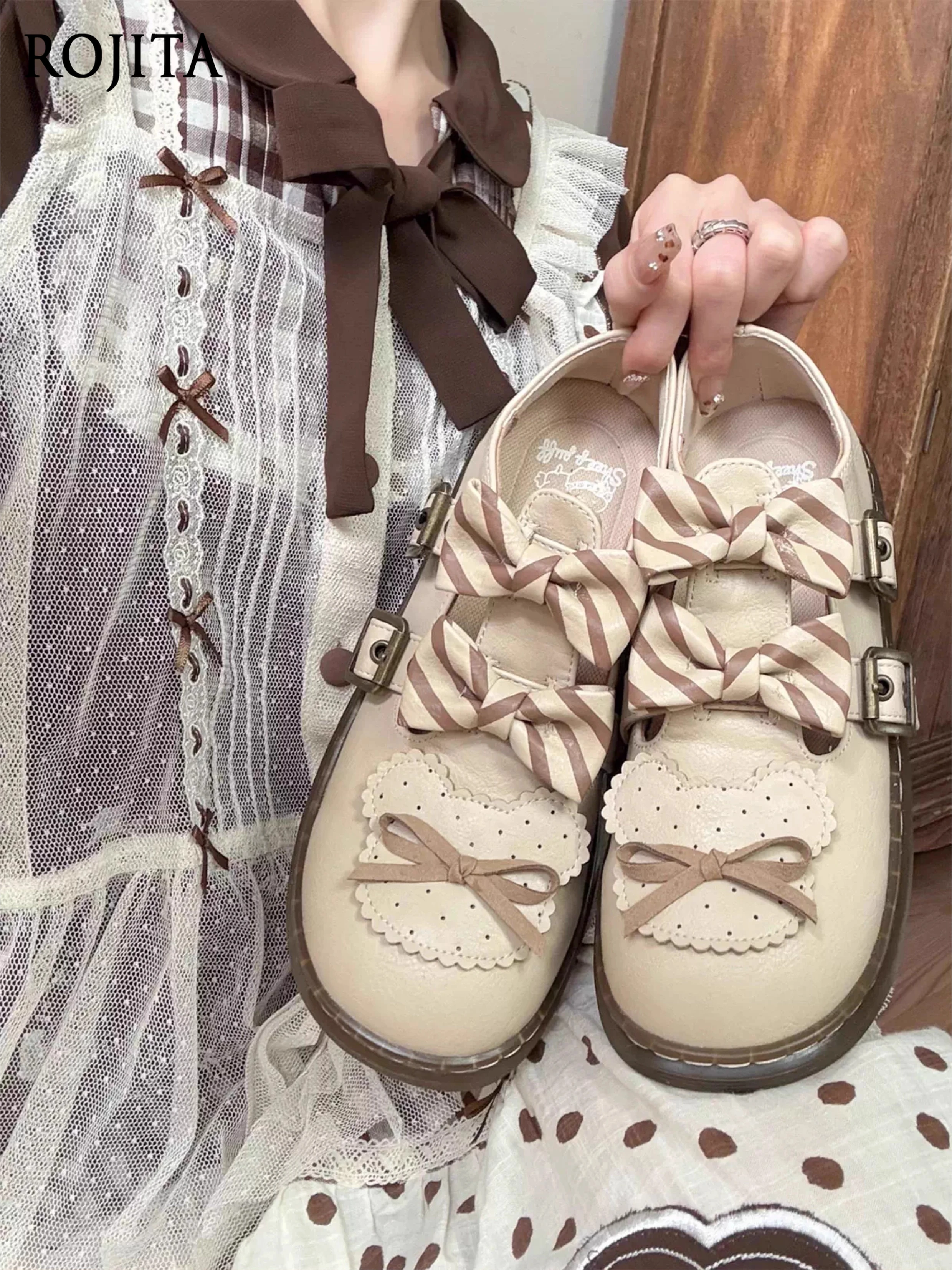 أزياء لوليتا الحبيب أحذية جلدية مسطحة مع نعل مطاطي الحلو مخطط Bowknot الأحذية الجلدية النمط الياباني الأحذية الوردي