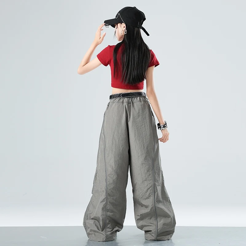 K-pop ชุดเวทีสาวแฟชั่นเสื้อผ้าแจ๊สเต้นรํา Hip-Hop Dance เสื้อผ้าสีแดง Crop Tops กางเกง XH2823