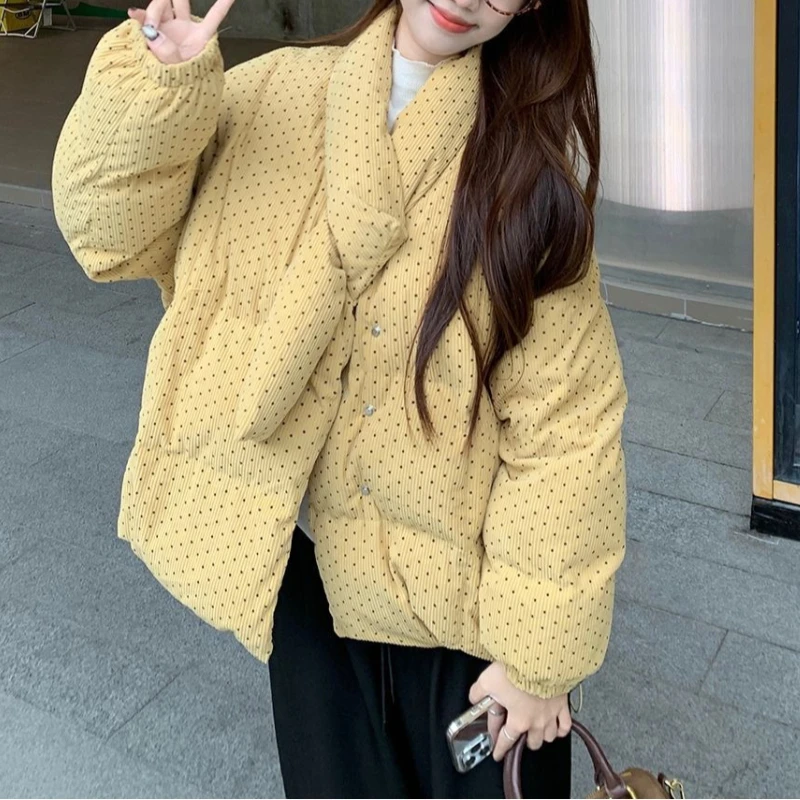 

2025 зимняя утолщенная стеганая желтая хлопковая куртка с шарфом, хлопковое пальто в горошек, утолщенная премиум-класса