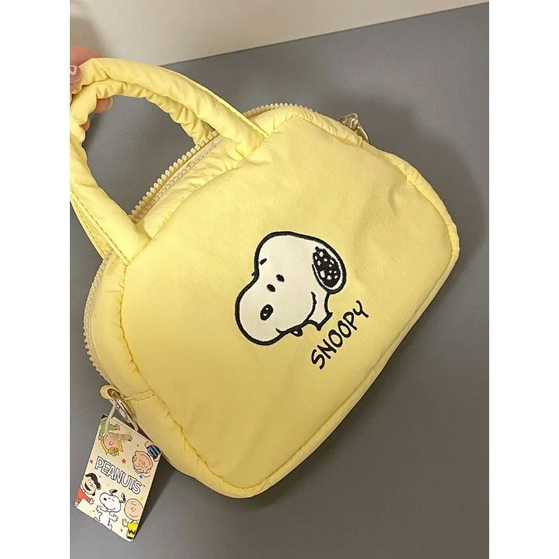 Lindo Snoopy anime periférico dibujos animados kawaii pequeño bolso de dibujos animados chica bolsa de cosméticos almacenamiento suave bolso de hombro tipo bandolera regalo