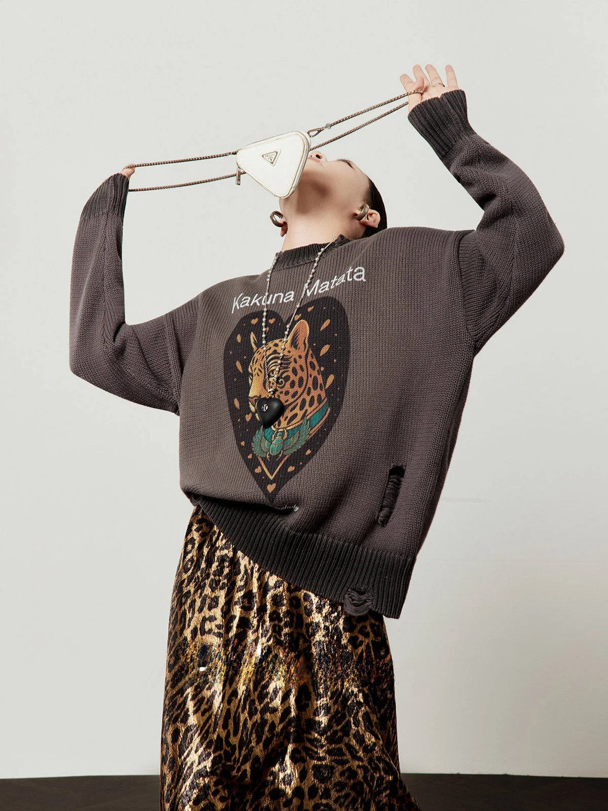 

ay Knitted Sweater Women's Vintage Sle Hole Design Spring New Arrival Casual Loose Fit Long Sve Leopard Print Top