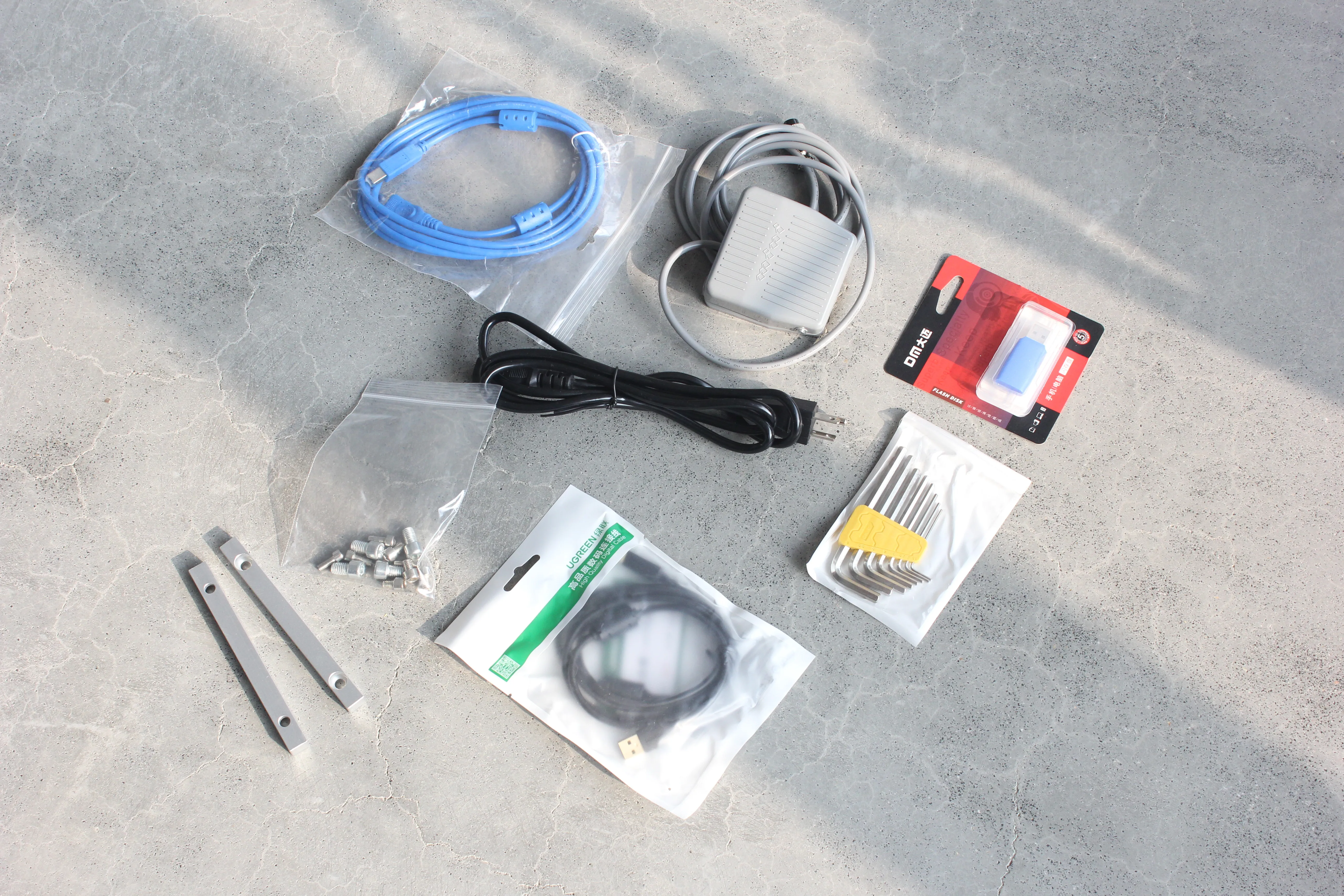 Portable small fiber laser 20w 30w 50w 100w Max Raycus JPT cnc desktop fiber laser marking machine price for metal sale