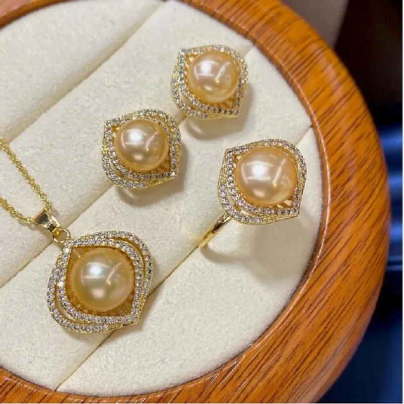 pearl size:  9-10 MM pearl colour: Golden Metal  : 925 Silver Condition: New Pearl shape : Look Picture Pearl Type: Natural Pear