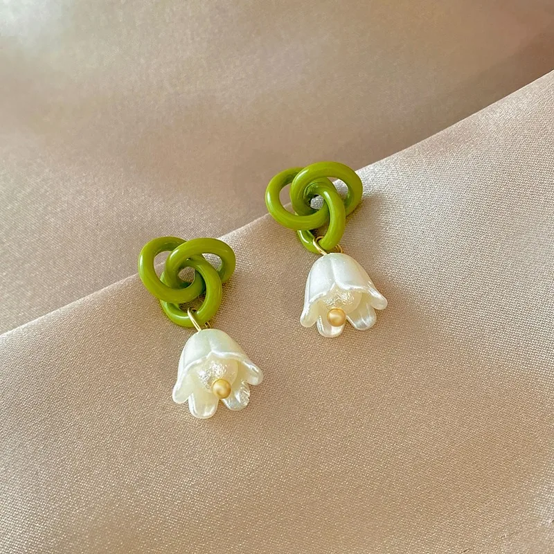 New Entangled White Flower Green Knotted Lily of The Valley Pendant Earring for Women Ear Jewelry Accessory Christmas Girl Gift