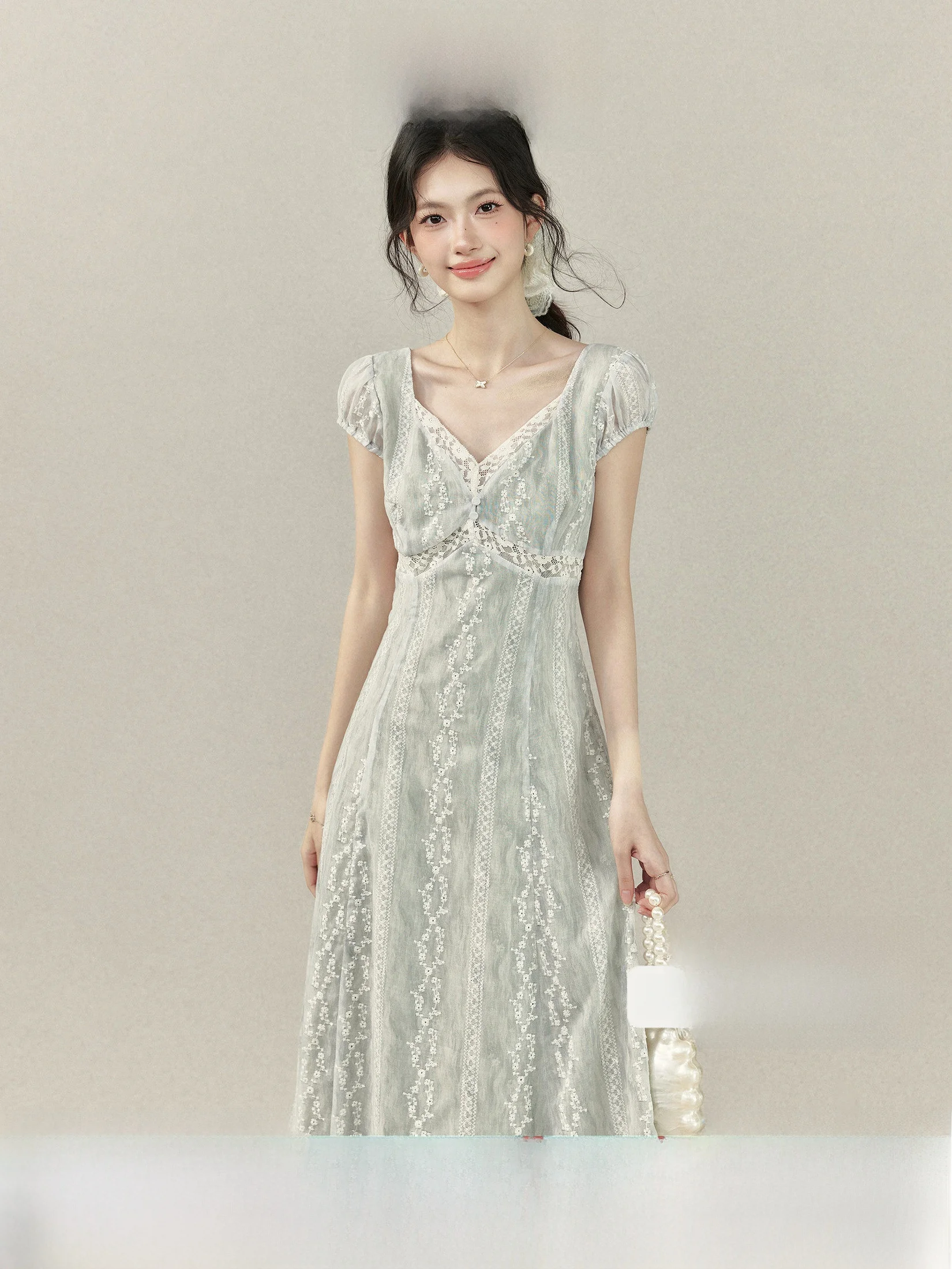 

Летнее женское платье Qiu Yangxi с кружевными вставками, V-образным вырезом, рукавами-фонариками, повседневное, А-силуэт, длинное, с завышенной талией