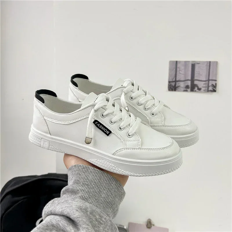 Leisure Women Sneakers Female Flats PU Mid Heels Lace Up Flat Platform Women Shoes Flats Round Toe Vulcanize Shoes Plus Size