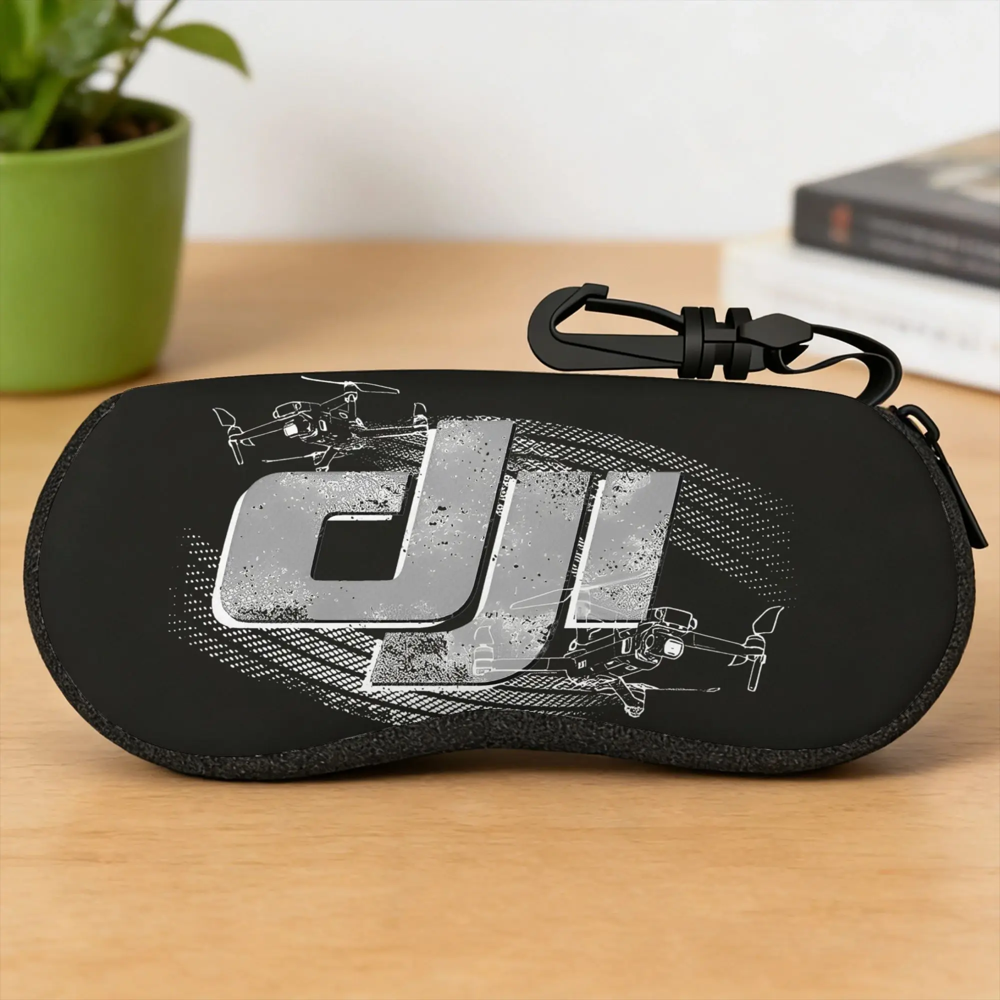 D-djis Drone Pilot Logo Glasses Case Cover Men Women  Sunglasses Pouch Retro Key Chain Eyewear Box Pocket Eyeglass Cases Cover