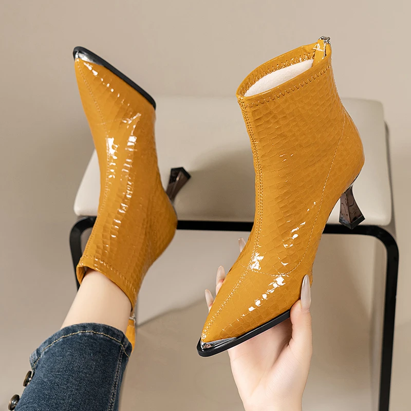 

Soft Leather Booties Women Pointed Toe Skinny Boots Rear Zipper French Fall 2025 New Stiletto Fashion Boots