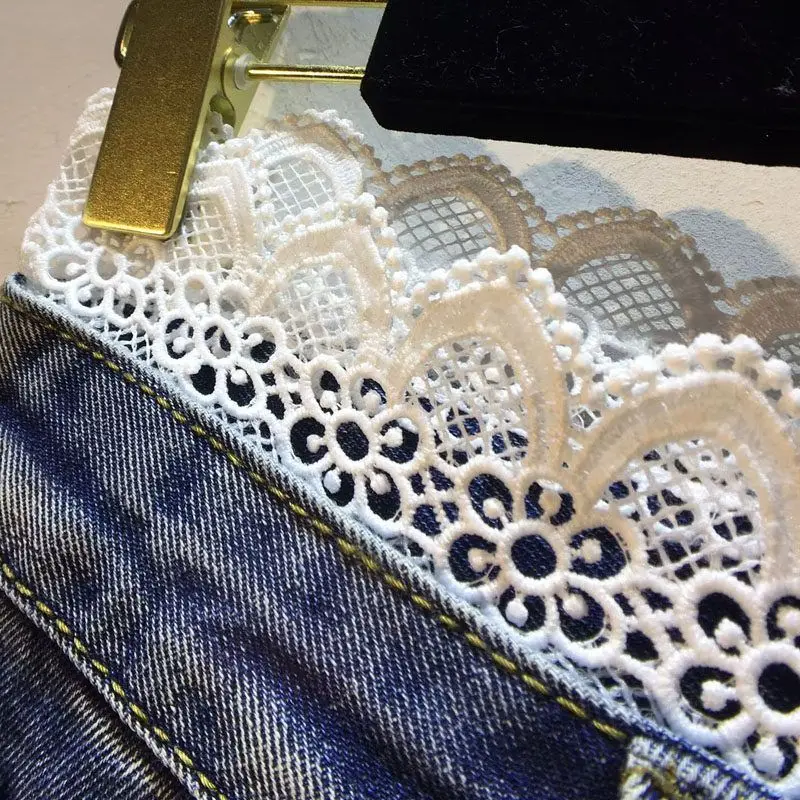 2026 Summer New Splicing Hook Lace High Waist Burr Denim Shorts Hot Pants Women