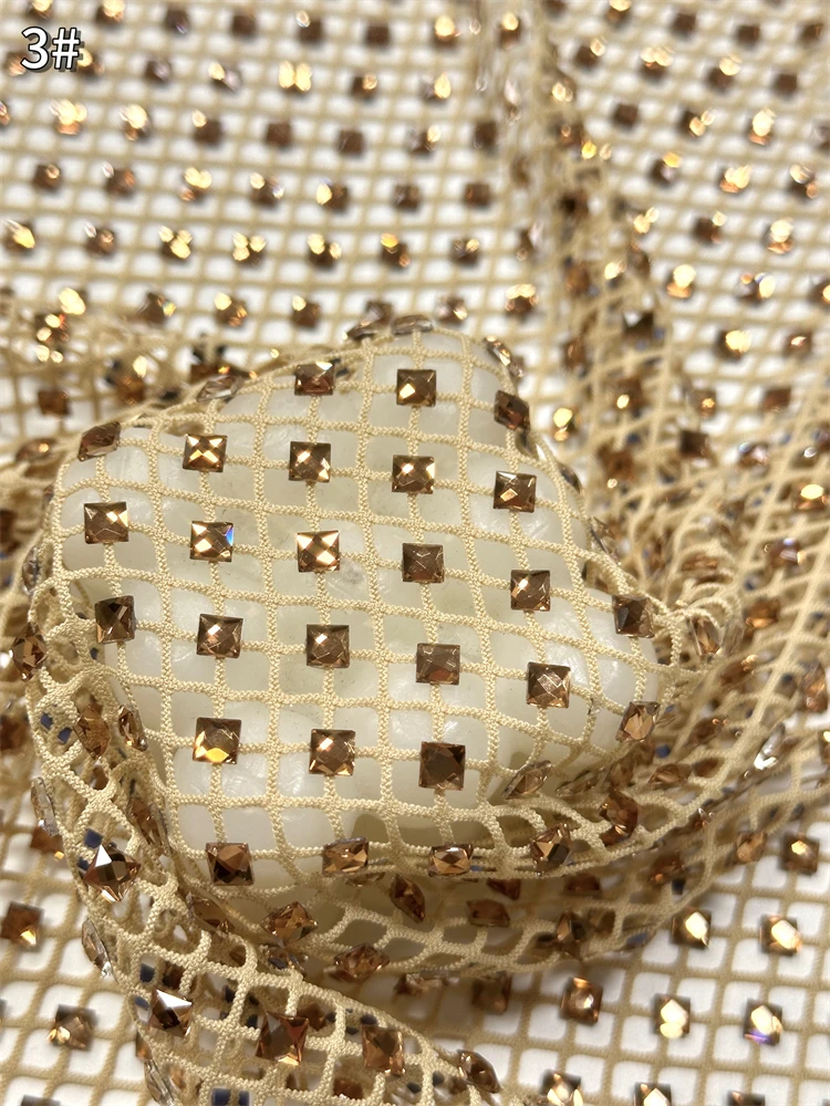 2025 Tessuto di pizzo con pietre africane Pizzo di alta qualità Tessuto di pizzo francese nigeriano con pietre Abiti da festa di nozze africani Lacci