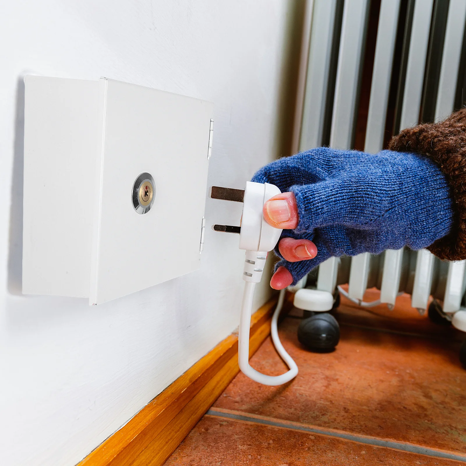 Waterproof 86 Type Outlet Box Lockable Iron Outdoor Electrical Box Outdoor Receptacle Cover Weatherproof Socket Cover