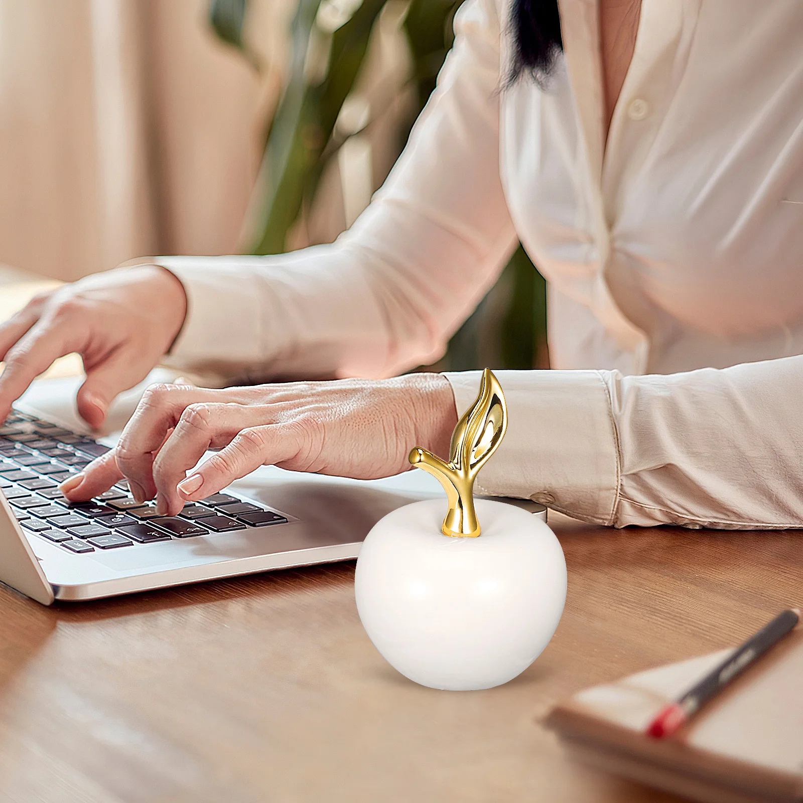 

Ceramic Apple Ornament Elegant Color Brightness Creative Gift Photography Prop Desktop Decoration Christmas Apple