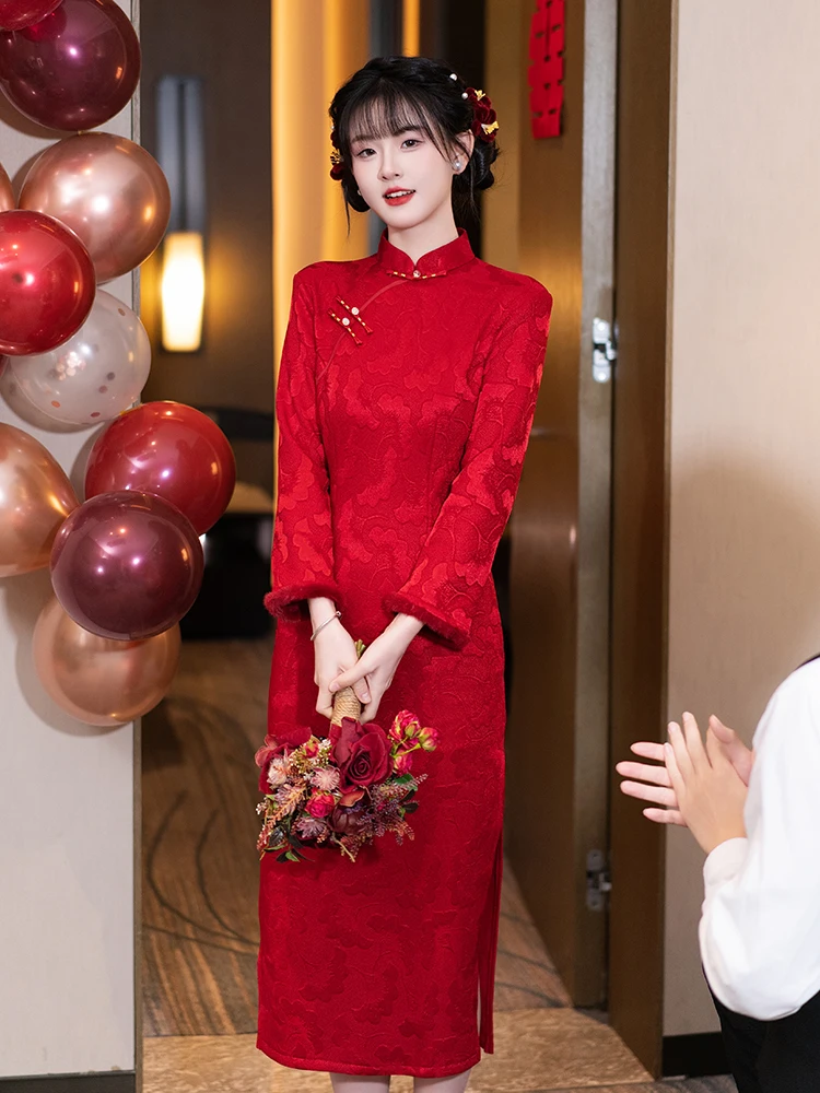 

Красное свадебное платье-ципао с флисовой подкладкой, с высоким разрезом и длинными рукавами, для помолвки и свадебной церемонии, от Mika Sa