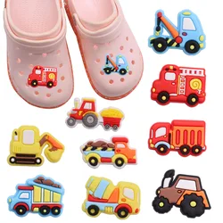 Vendita singola 1 pz ciondoli per scarpe in PVC motore antincendio escavatore gru foro per camion pantofola accessori scarpe ornamento per regalo per bambini