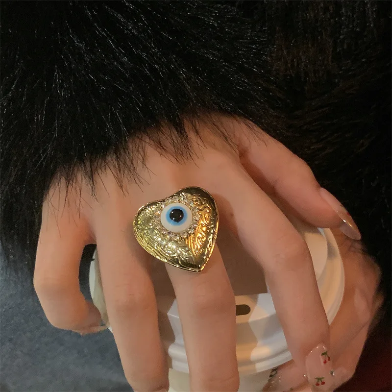 HangZhi Exaggerated Devil\'s Eye Insect Ring Butterfly Beetle Animal Copper Metal Chunky Punk Charms Jewelry for Women