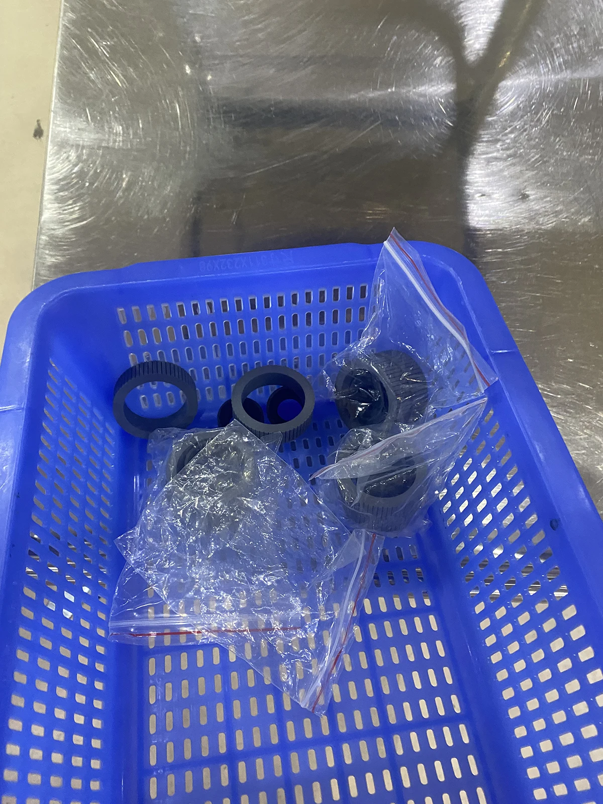 1X B12B819031 Rolle… - image