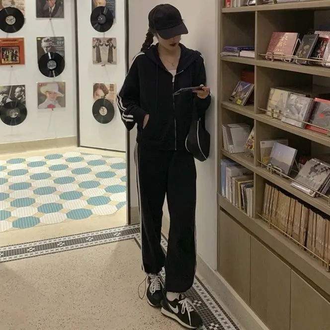 

Autumn New Preppy Style Casual Loose Sportswear Set Long-sleeved Zipper Hoodie + Elastic Waist Long Pants 2 Pcs Set Women Suits