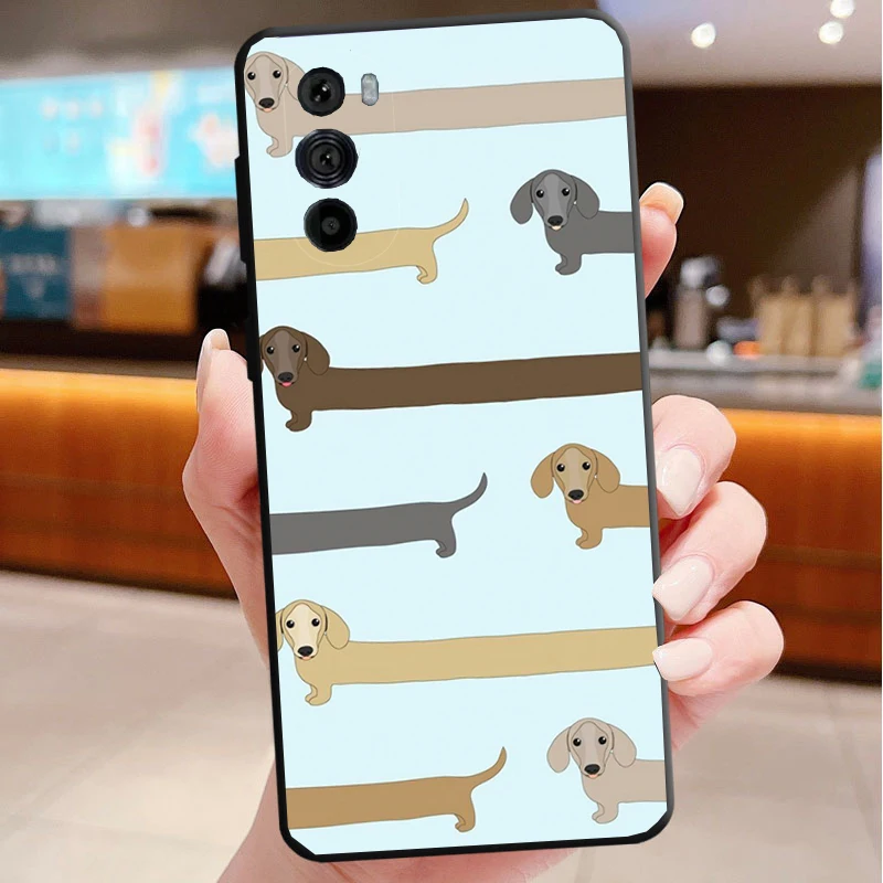 

Чехол для телефона Motorola Edge 50 40 Pro 60 50 40 30 Ultra Neo Fusion Moto G85 G72 G53 G54 G84 G13 G32 Милый мультяшный такса с собакой